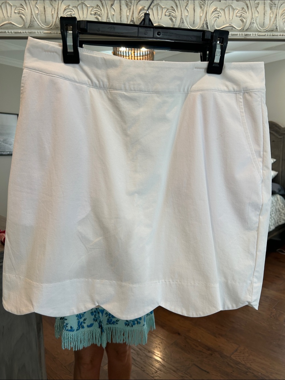 Women's White Scallop Hem Mini Skort